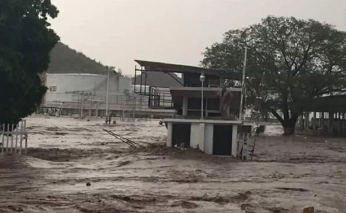 Decenas de familias indígenas damnificadas por inundaciones en México