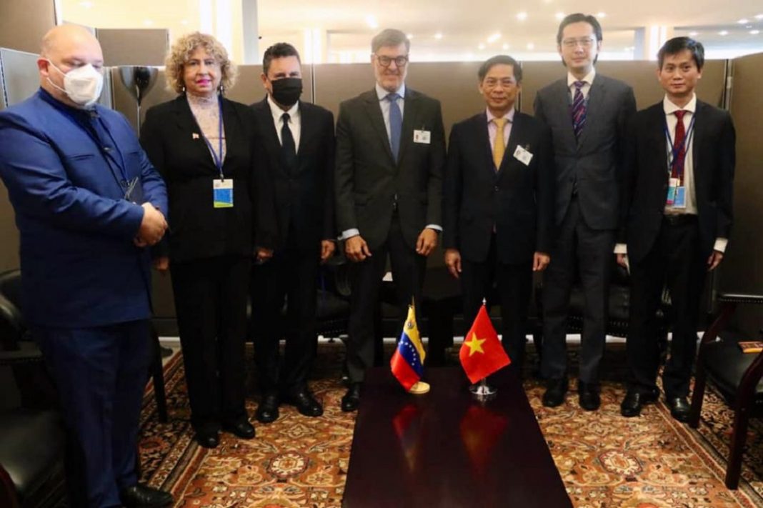Canciller venezolano aborda la agenda bilateral con Nigeria, Vietnam e Irán
