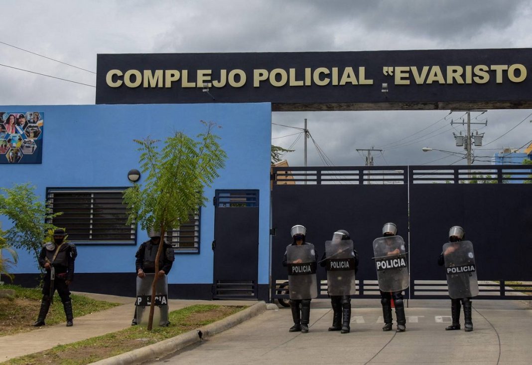 Familiares denuncian torturas psicológicas a dos opositores en Nicaragua
