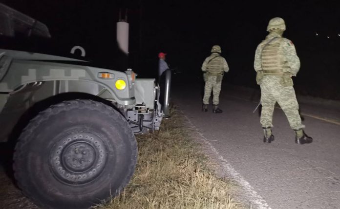 EE.UU. detiene brevemente a 14 soldados mexicanos por cruzar frontera en Texas
