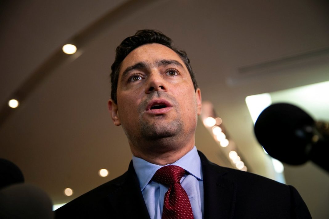 Vecchio agradeció al senador Bob Menéndez y la coalición europea su apoyo al Acuerdo de Salvación
