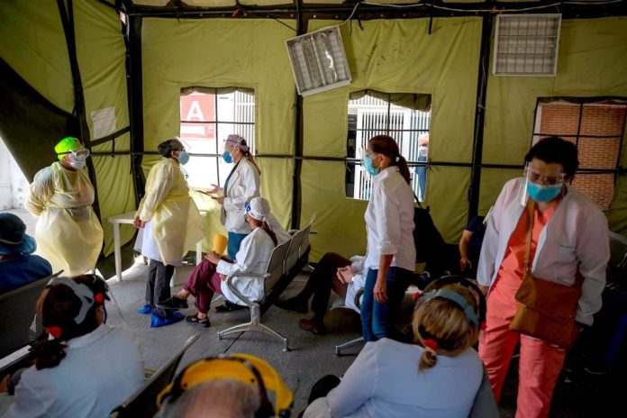 Médicos Unidos denuncia que 823 trabajadores de la salud han muerto por COVID