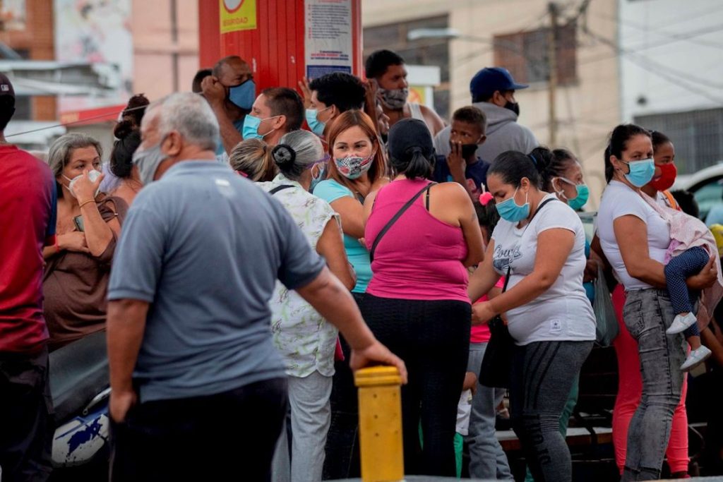 Venezuela, a mayor número de casos de COVID, más flexibilización de medidas