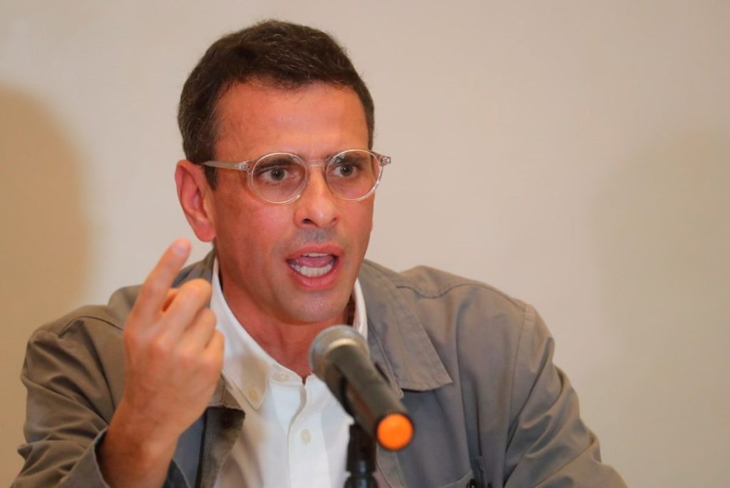Capriles llama a votar a los venezolanos contra "el desastre de Maduro"