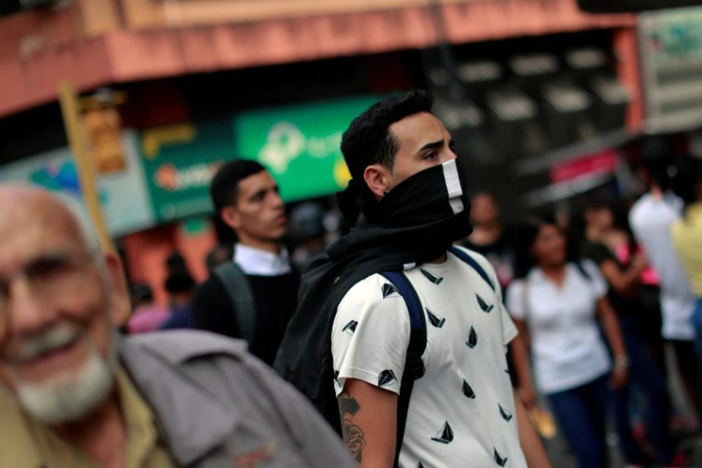 Encuesta UCAB: 37% de los jóvenes venezolanos ni estudia ni trabaja