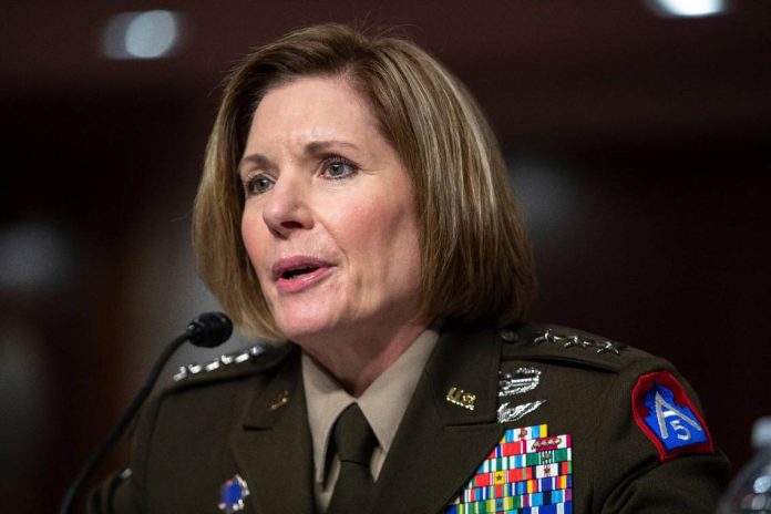 Richardson hace historia como primera mujer jefe del Comando Sur de EE.UU.