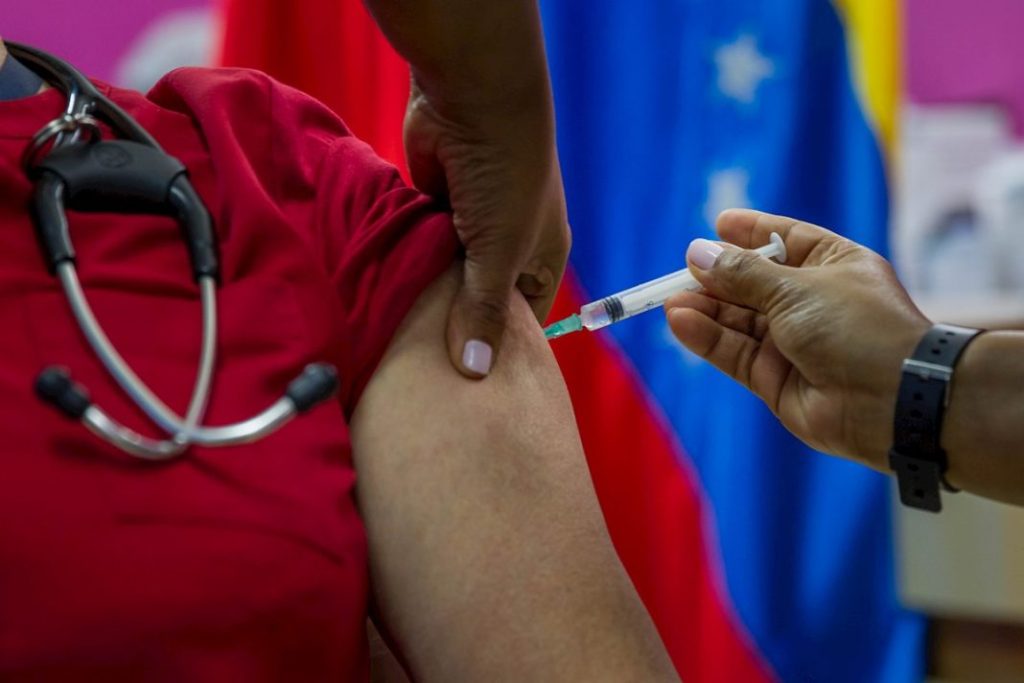 Chavismo destaca gestión de sistema de Salud contra la COVID, pese al bloqueo
