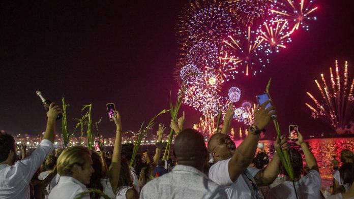 Al menos ocho capitales de Brasil cancelan fiestas de fin de año por la covid