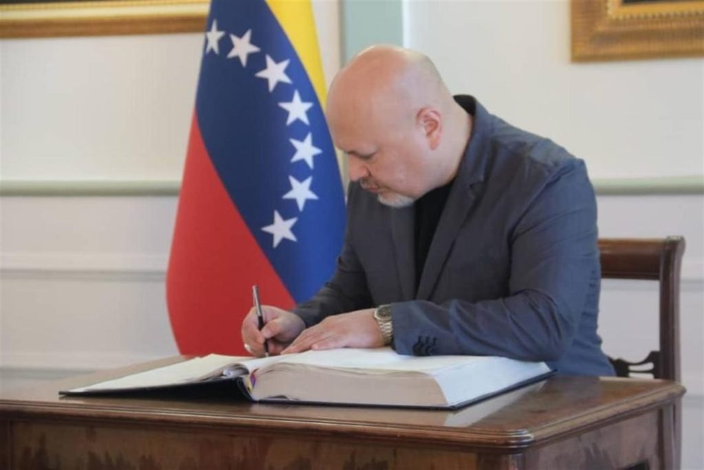 Fiscal de la CPI, complacido con compromiso de Venezuela en futura investigación