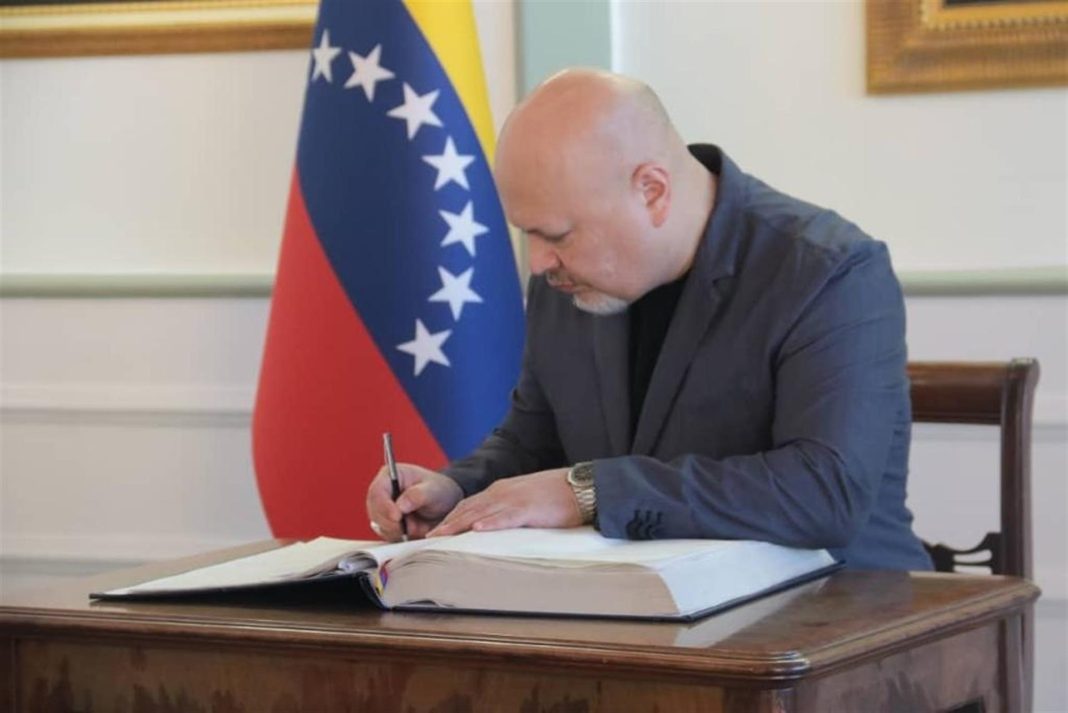 Fiscal de la CPI, complacido con compromiso de Venezuela en futura investigación