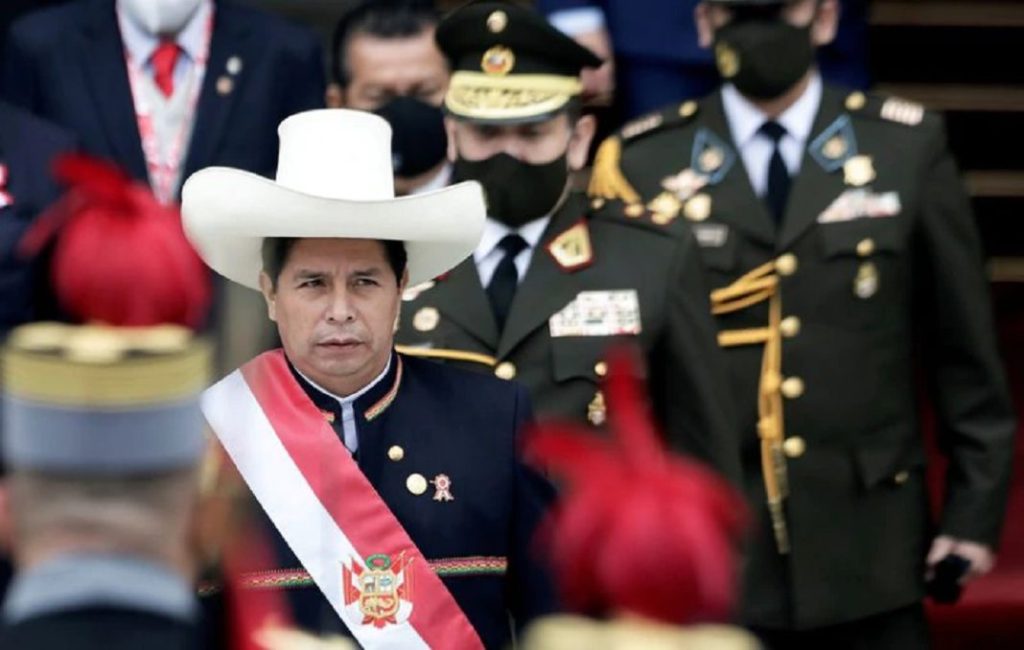 Ministro de Defensa de Perú pone su cargo a disposición tras nueva polémica