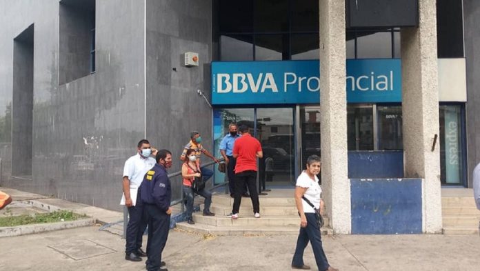 Sujetos armados robaron botín calculado en 500 mil dólares en agencia bancaria en Barinas