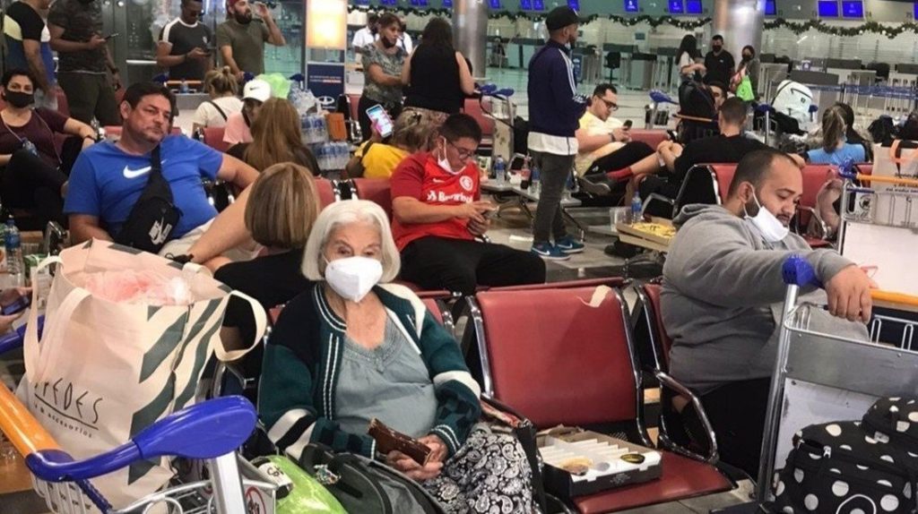 Continúan varados 200 venezolanos en Aeropuerto de Ezeiza en Buenos Aires