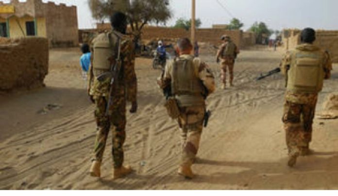 diez civiles malienses