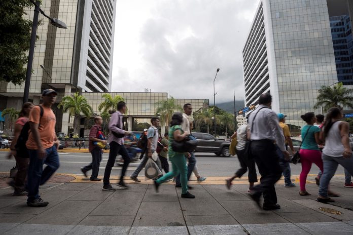 Venezuela cae al último puesto de competitividad laboral en el mundo