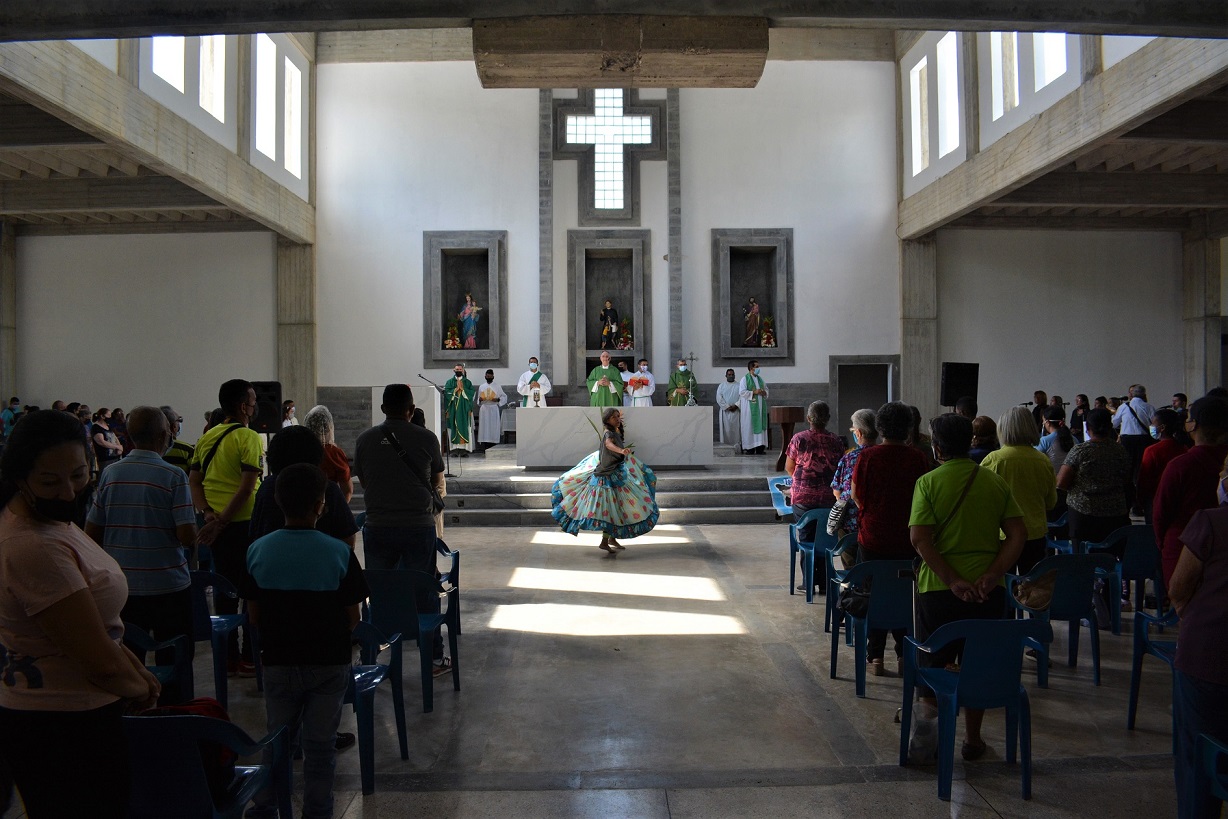 Comunidad parroquial de San Juan Bosco festejó su fiesta patronal en Valencia