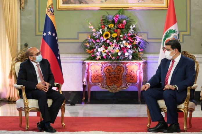 Ejecutivo chavista recibió cartas credenciales de nuevos embajadores de Perú y Argelia