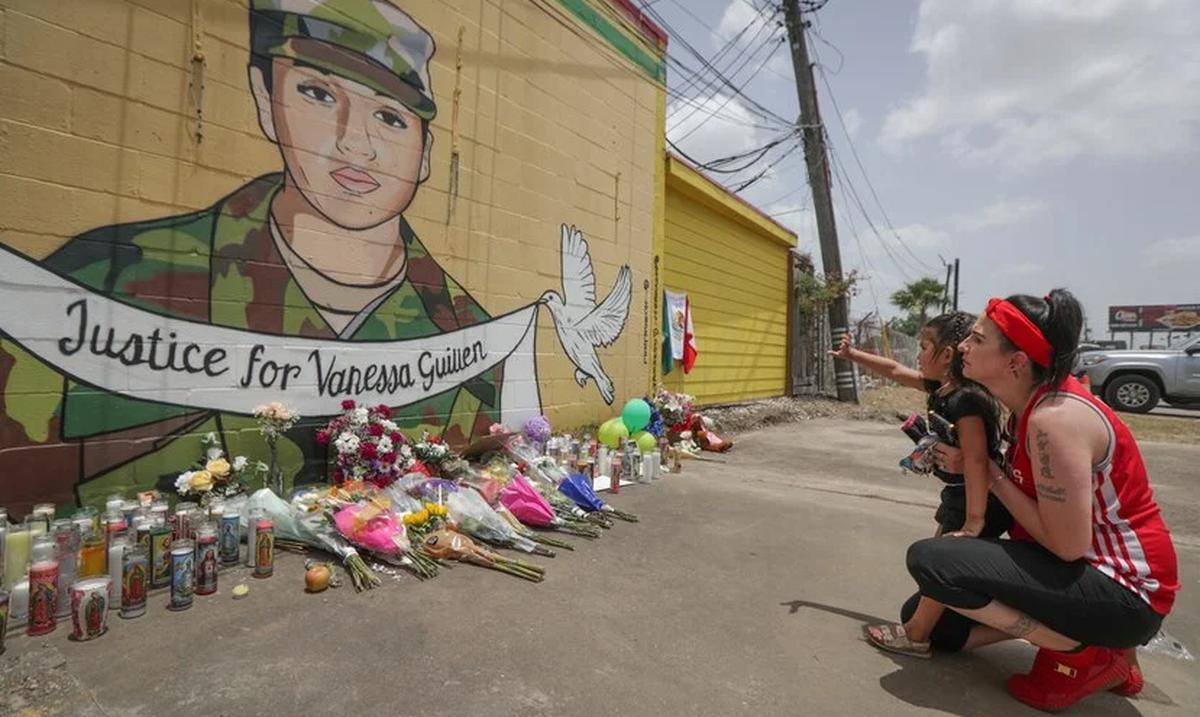 Biden ordena tratar como delito el acoso en las Fuerzas Armadas