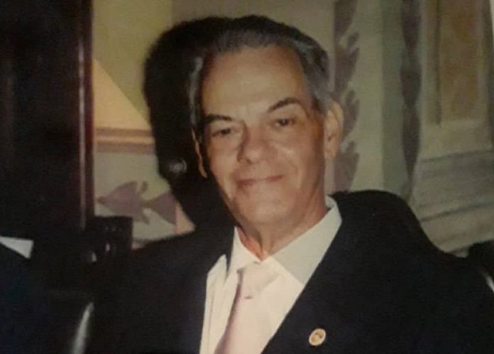 Falleció el médico gastroenterólogo Rubén León León