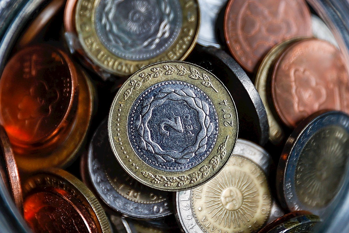 Peso argentino, la moneda "igual a un dólar" que hoy no vale medio centavo