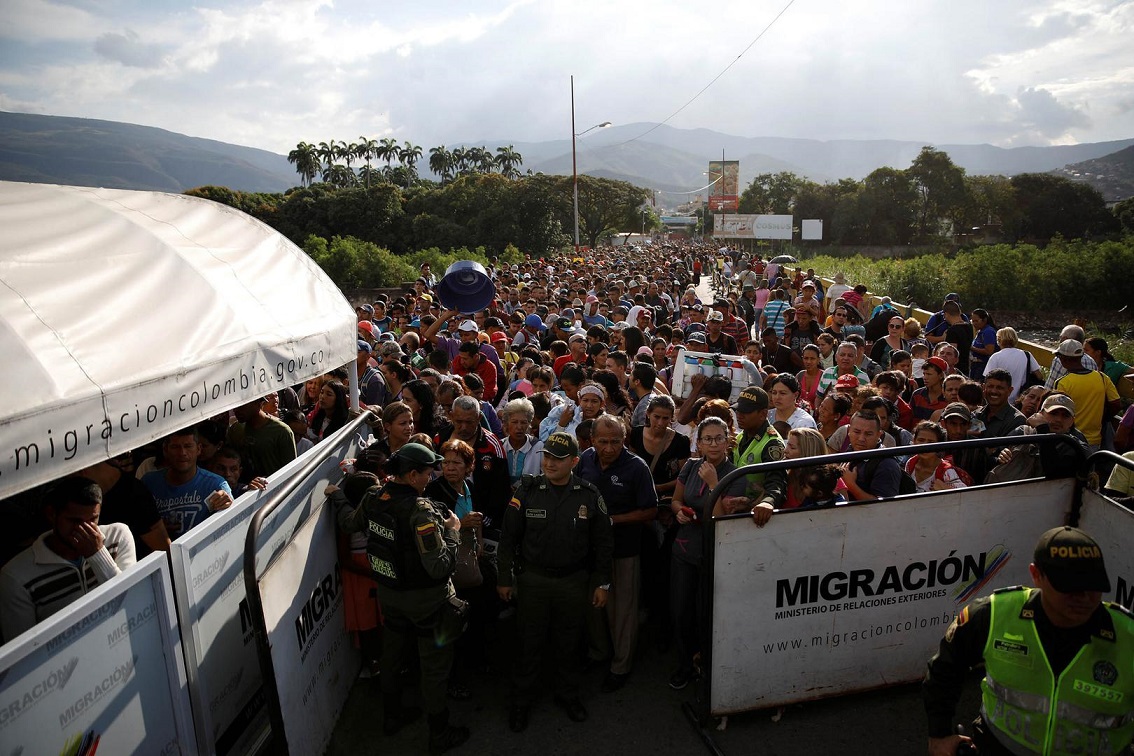 Colombia busca entregar 60 mil permisos de protección a venezolanos en siete días