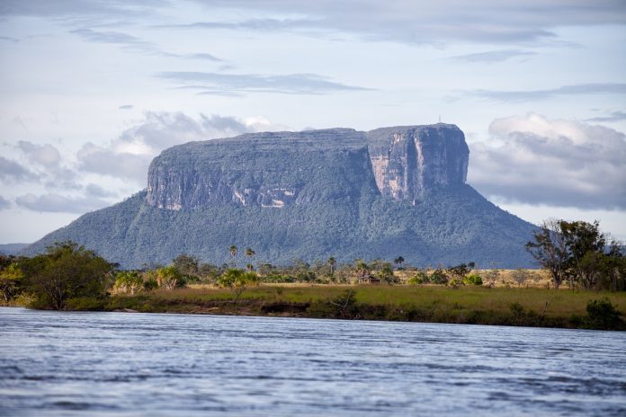 SOSOrinoco: Celebración de fiestas en un tepuy de Canaima daña el ecosistema