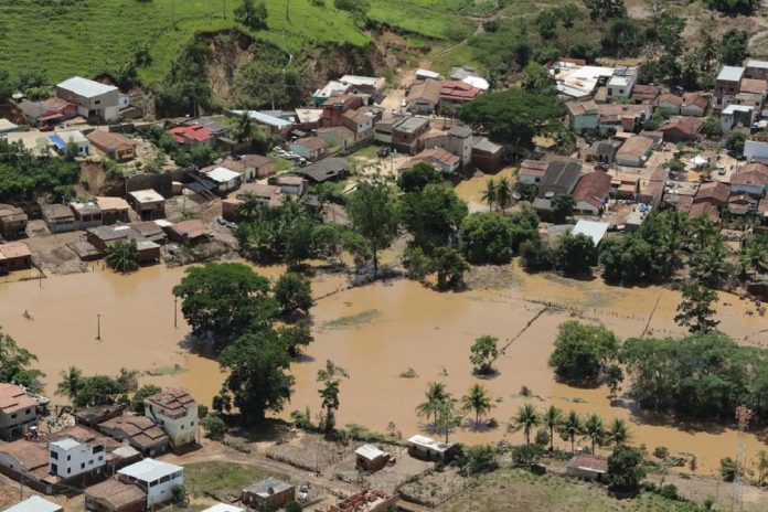 Al menos seis muertos por fuertes lluvias en región serrana de Río de Janeiro
