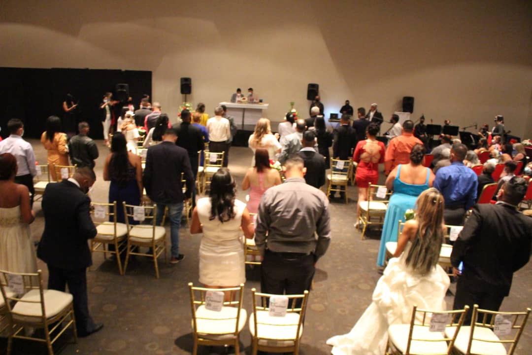 ¡Boda colectiva de San Valentin! 19 parejas se dieron el sí ante autoridades de Naguanagua
