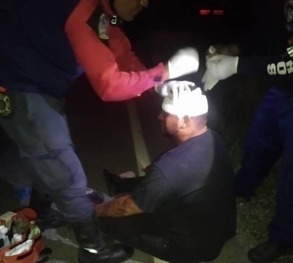 Colisión de moto y vehículo en Morón dejó un fallecido y un lesionado