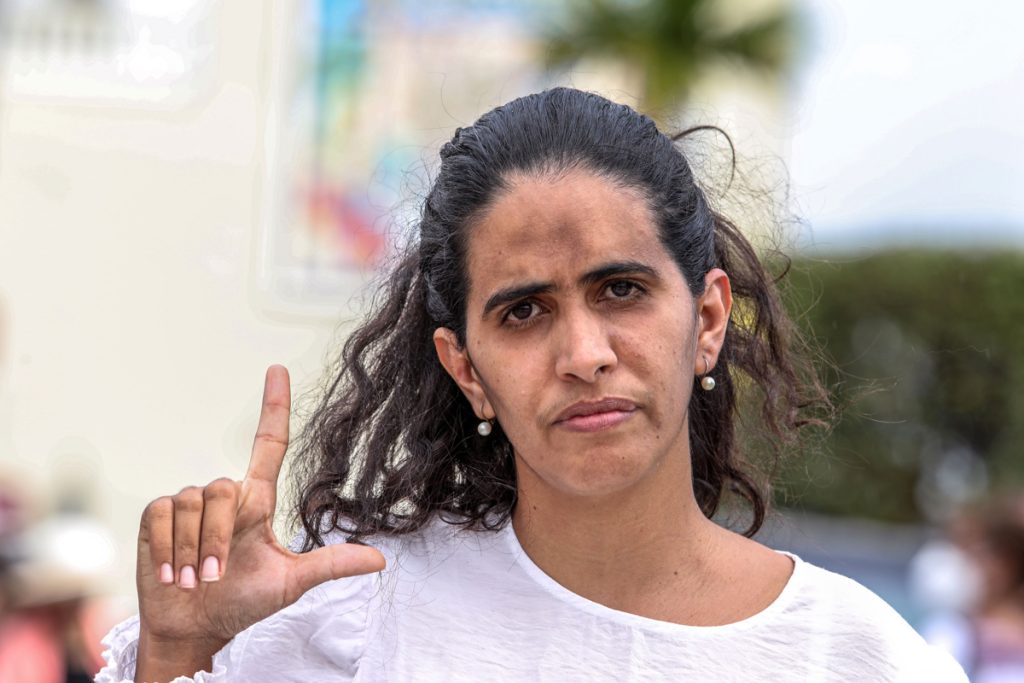 Protestan en México ante prohibición de entrada a Cuba a una opositora
