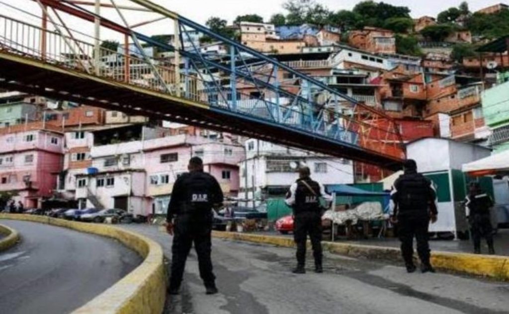 Un herido dejó presunto enfrentamiento entre delincuentes y policías en la Cota 905
