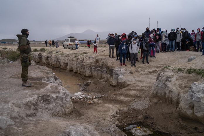 Ola migratoria en Chile continúa pese a militarización de la frontera