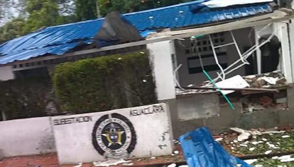 destruida subestación de Policía
