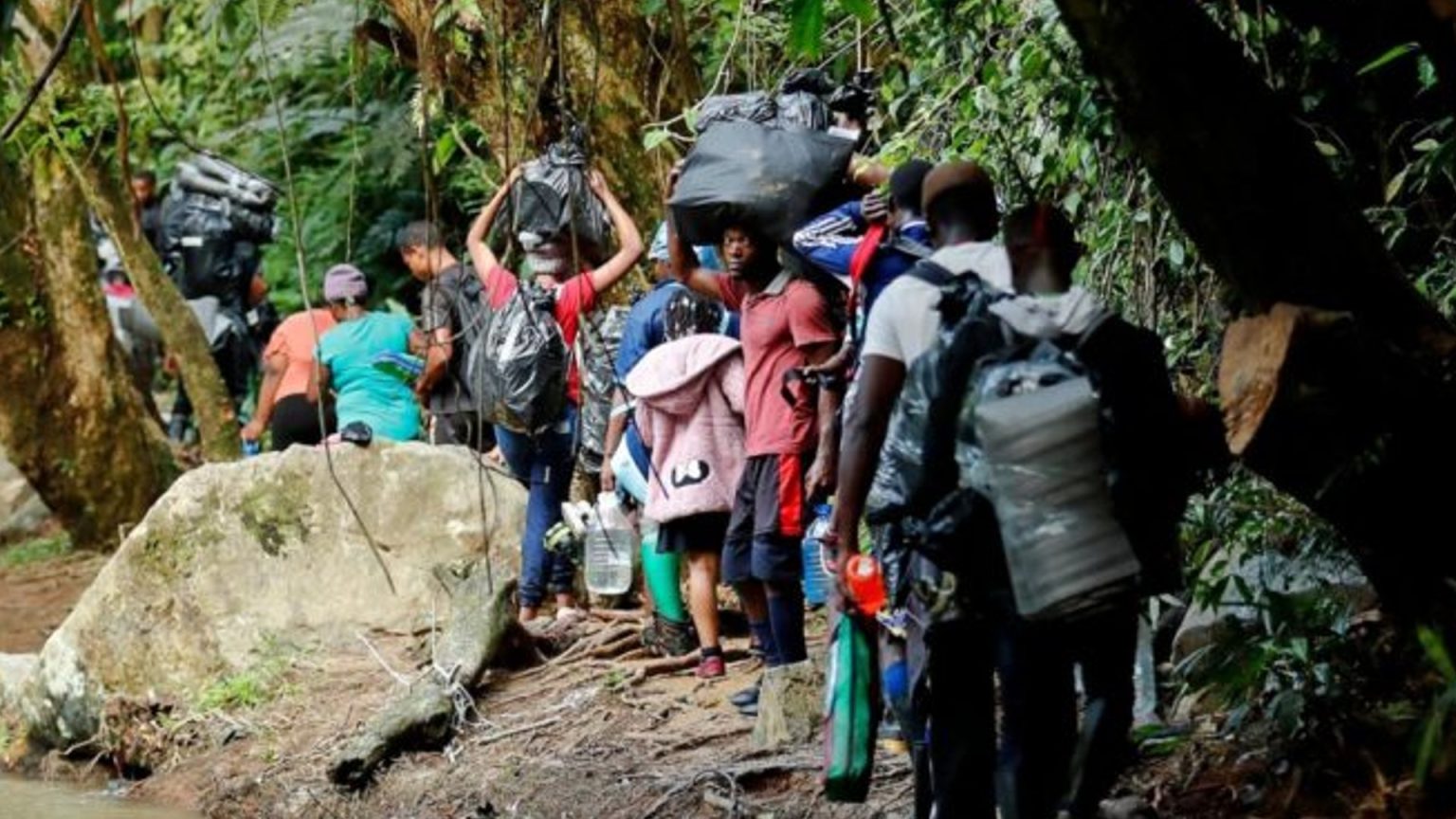 Panamá reporta dos migrantes heridos y un infante muerto tras ataque en el Darién