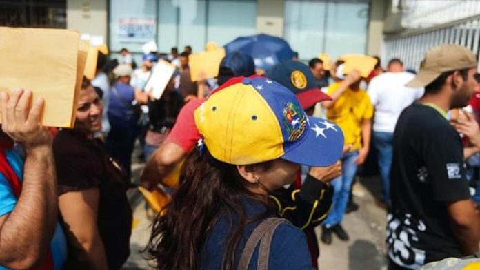 Venezolanos piden al Gobierno peruano amnistía de multas por papeles vencidos