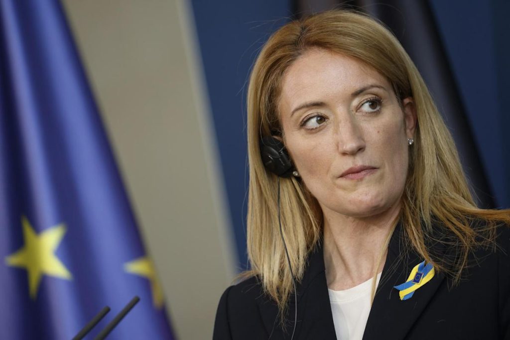 Presidenta del Parlamento Europeo anuncia que está de camino a Kiev