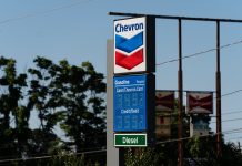 Bloomberg: EE.UU. sopesa flexibilizar limitación de contacto de Chevron con gobierno de Maduro