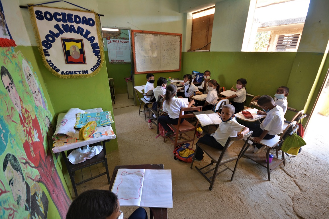 Unidad educativa José Agustín Ribero requiere ayuda para culminar su construcción
