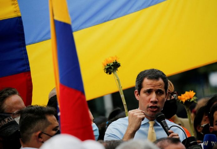 Reuters: Juan Guaidó rechaza que transnacionales petroleras consientan alivio de sanciones