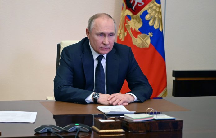 EE.UU. sanciona al círculo cercano de Putin para que le dé la espalda