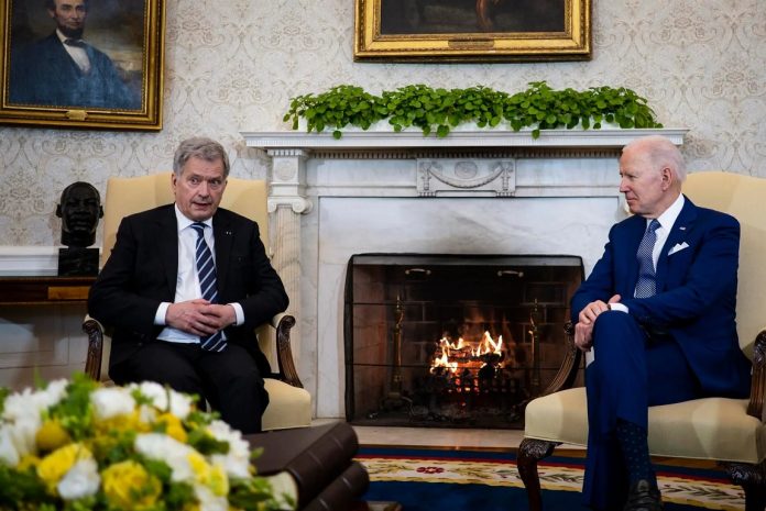 Biden alaba la alianza de Finlandia con OTAN en pleno debate sobre su ingreso