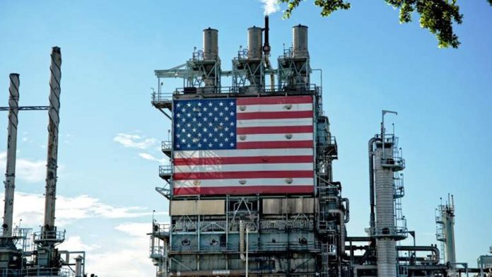 EE.UU. urge a sus petroleras a elevar la producción ante situación de guerra