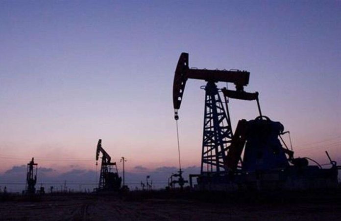 La Casa Blanca pide a las petroleras de EE.UU. que extraigan más crudo