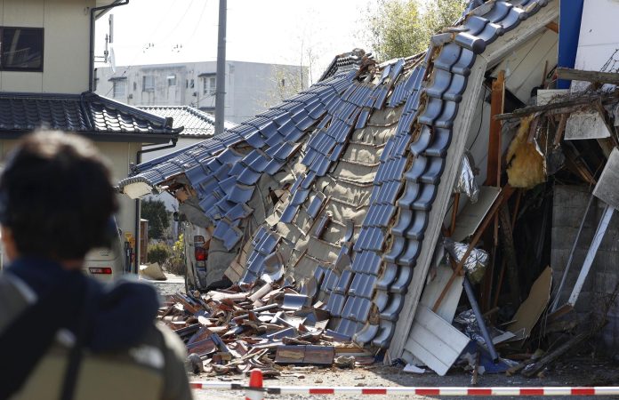 Japón eleva a dos muertos y a 92 heridos las víctimas del terremoto de magnitud 7,4