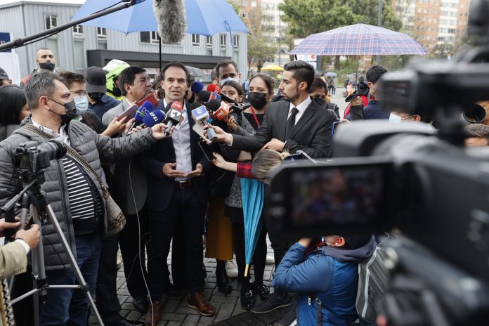 Líos jurídicos de Piedad Córdoba empañan la campaña presidencial de Petro