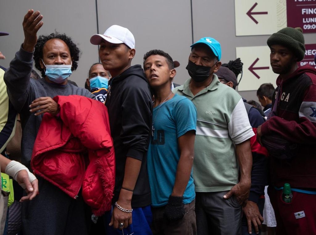 Fiscalía mexicana halla a 386 migrantes de 13 países en el estado de Puebla