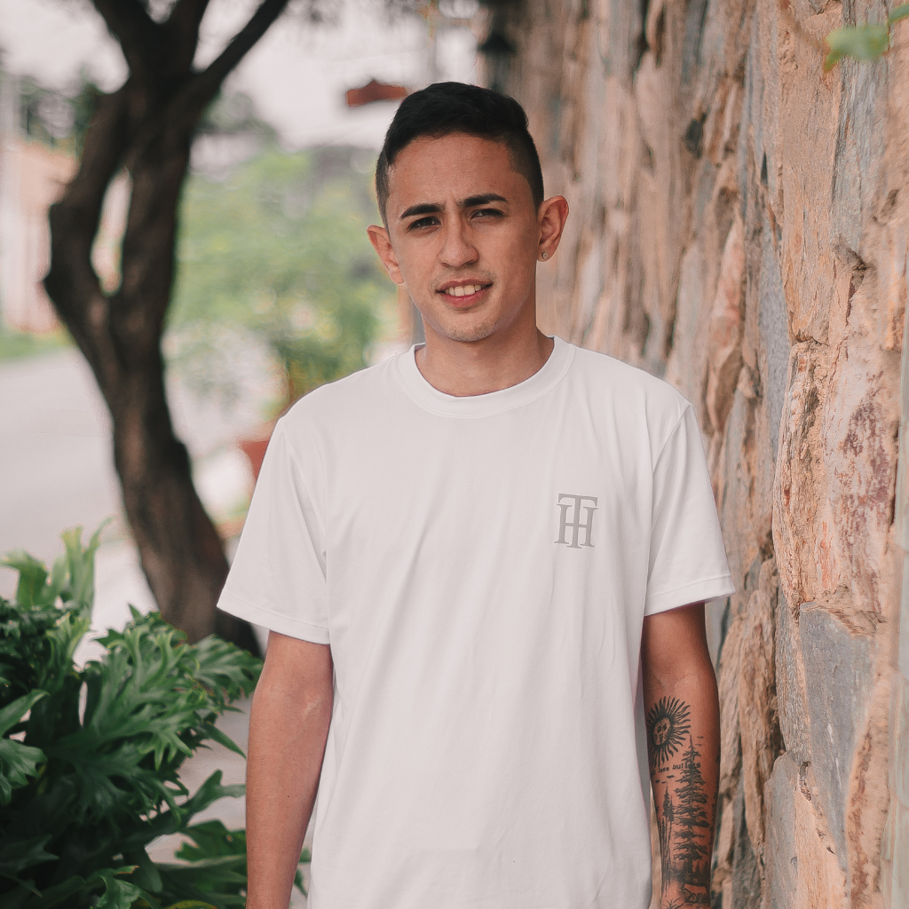 El cantante venezolano Raziel Martínez presentó su nuevo sencillo "Fe"