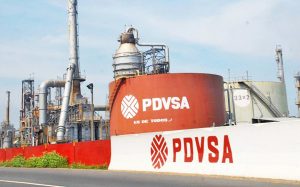 Irán reconstruirá refinerías en Venezuela