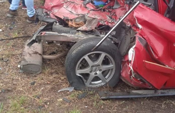 Dos personas perdieron la vida en aparatoso accidente vial en la recta de Taguanes