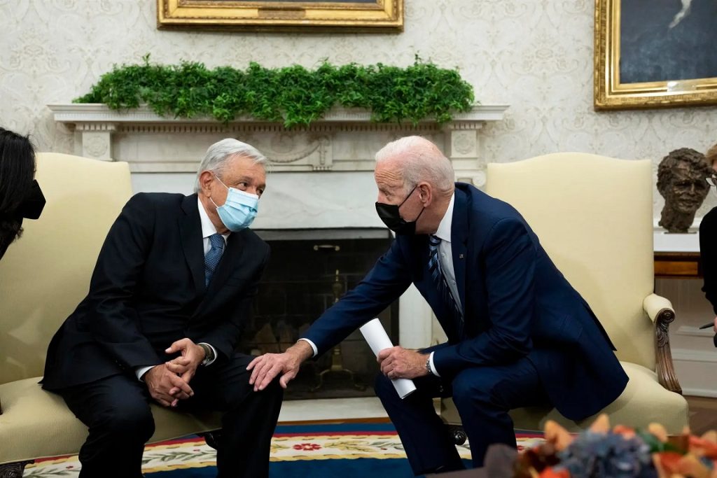 Biden pide apoyo a López Obrador ante una ola migratoria sin precedentes